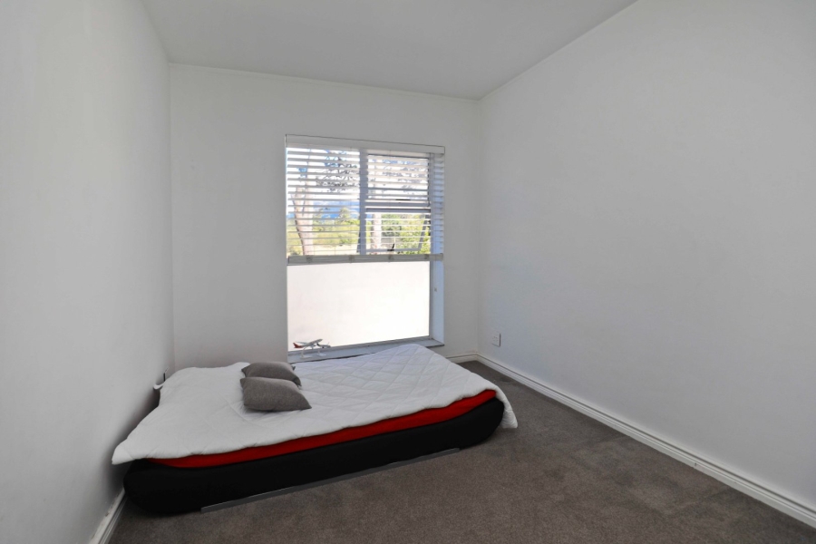 To Let 2 Bedroom Property for Rent in Wynberg Upper Western Cape